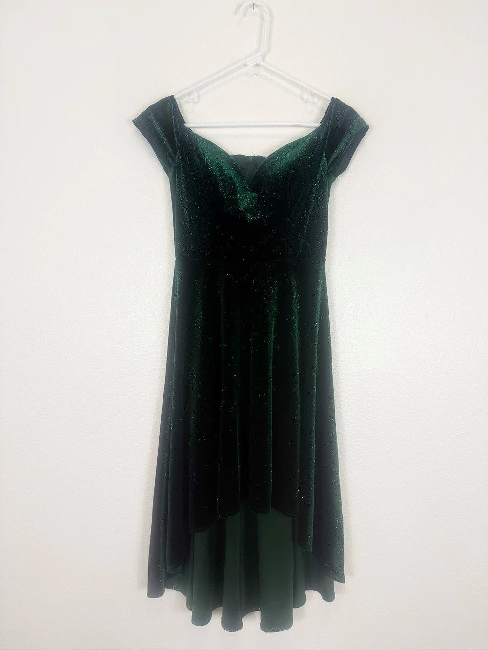Premier Amour Emerald Green Velvet Sparkle High-Low Holiday Dress Size 2